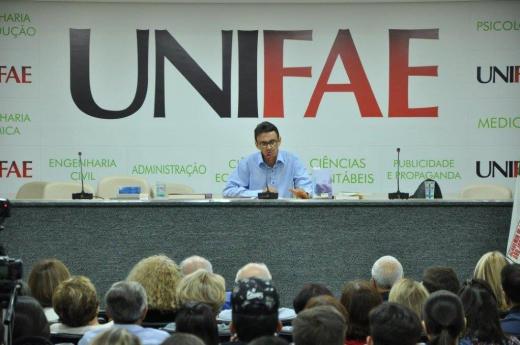 Palestra com o escritor - Prof. Dr. Gustavo de Castro