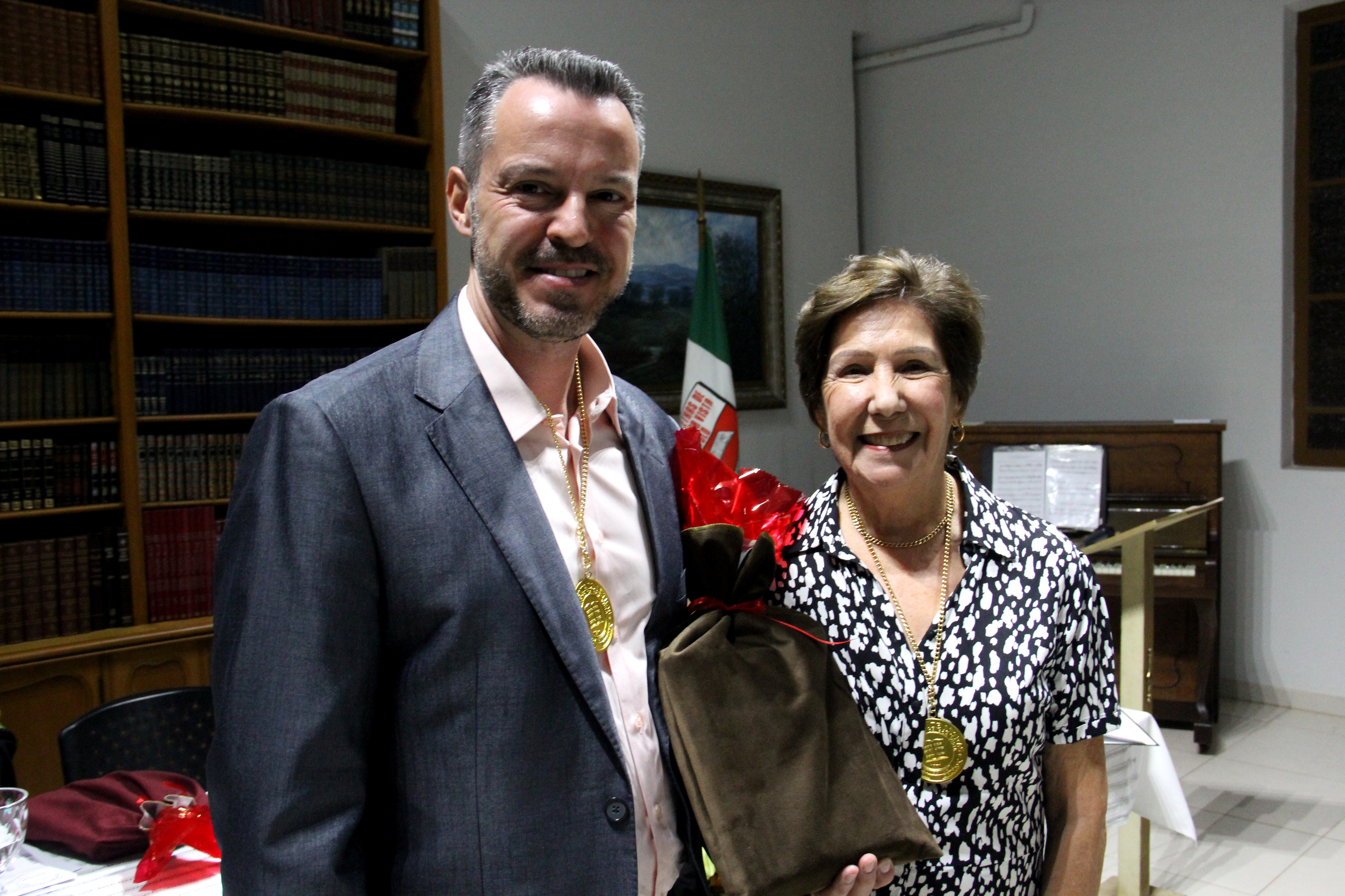 Posse dos neoacadêmicos Maria de Lourdes Oliveira Juvêncio e Fausto Luciano Panicacci