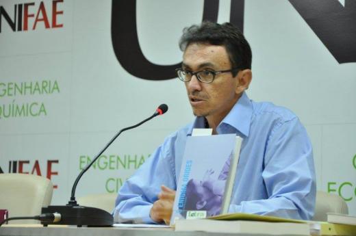 Palestra com o escritor - Prof. Dr. Gustavo de Castro