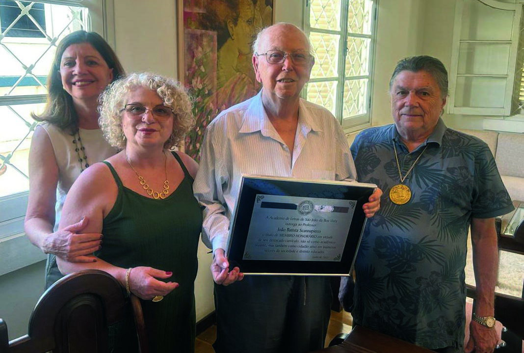 Professor João Batista Scannapieco recebe título de Membro Honorário
