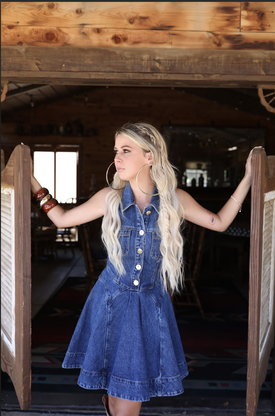 Haliey Welch Is Back and Bringing It All to Fanfix: A Fresh Chapter in Creator-First Content