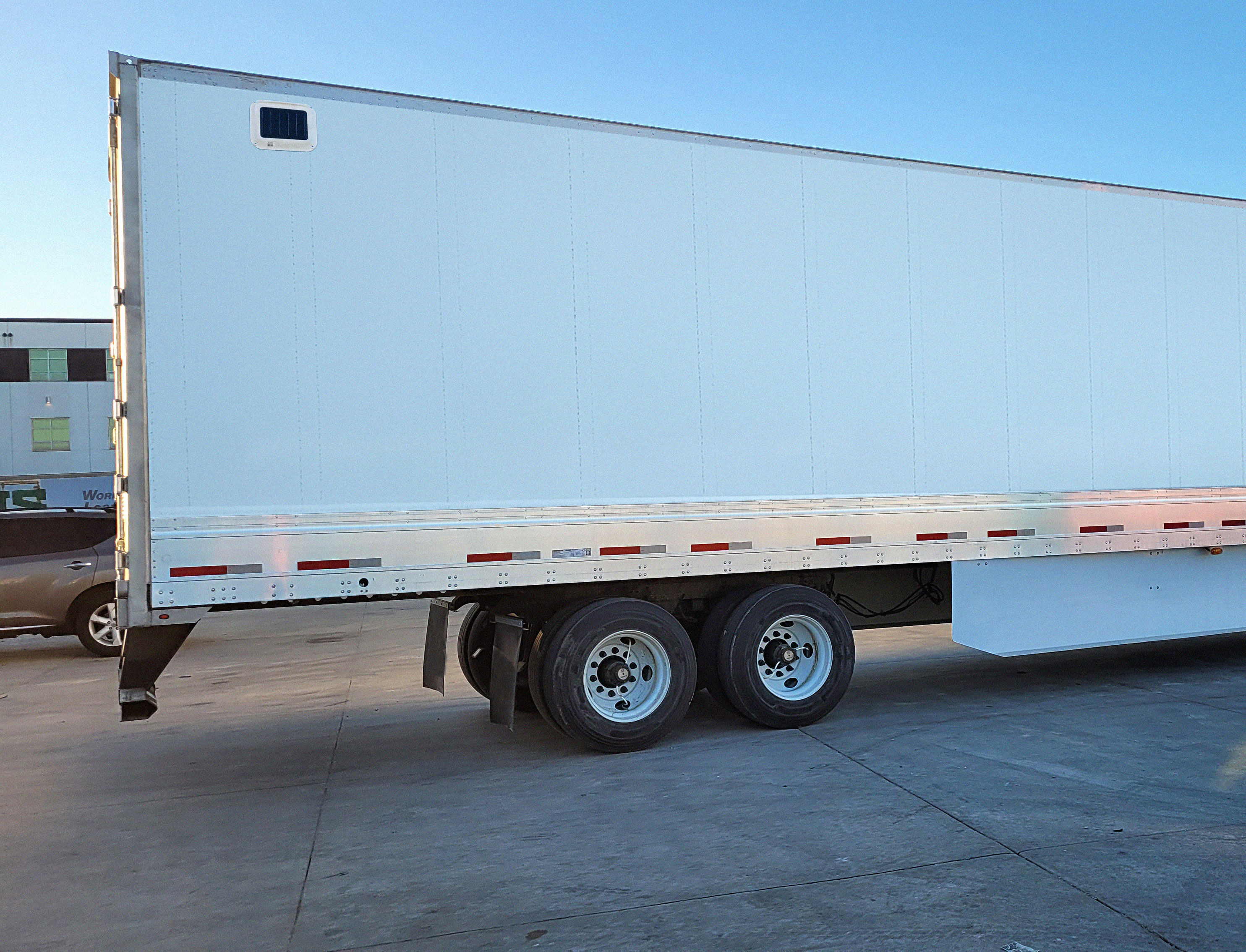 Phillips Connect Delivers Real-Time Tire Health Insights from Hendrickson