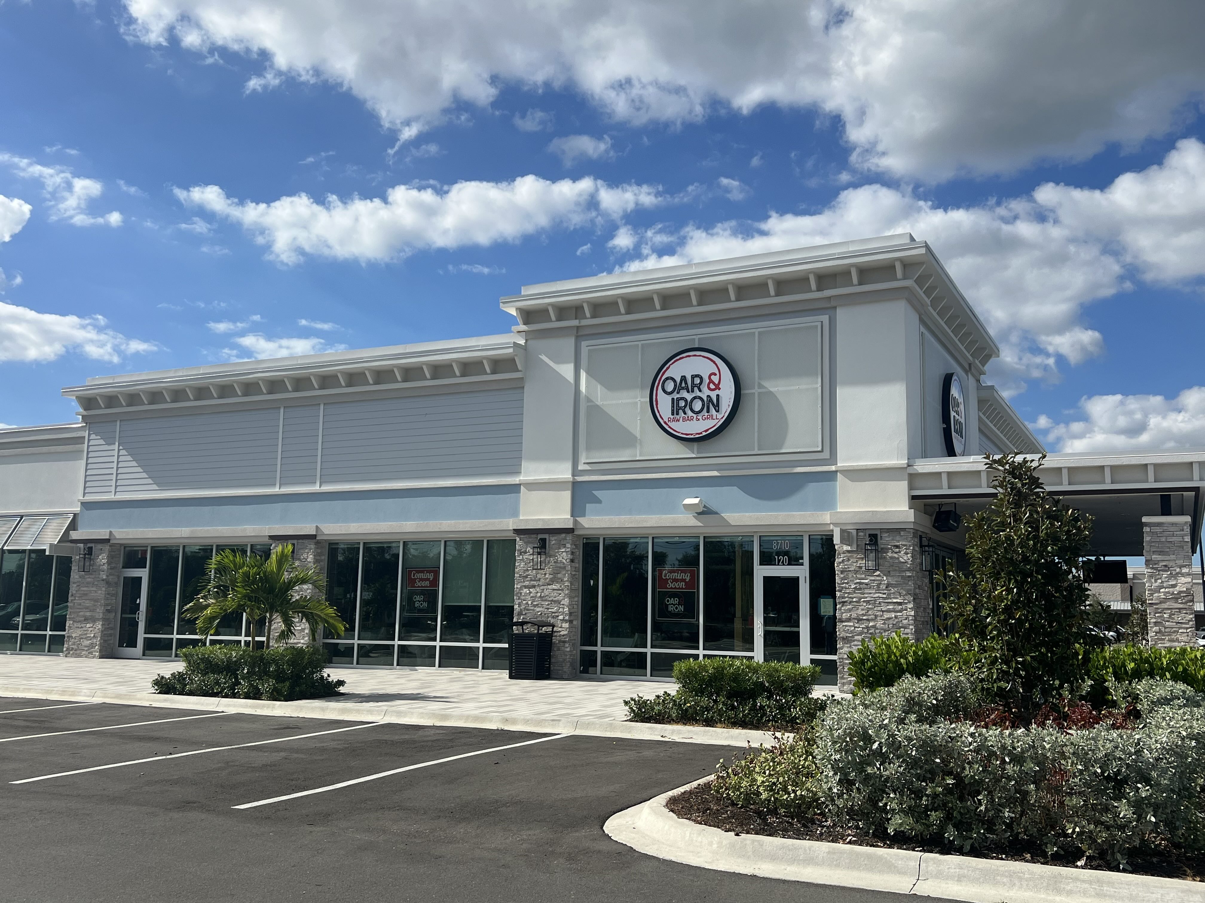 Oar & Iron Raw Bar & Grill Opens in Parrish, Florida