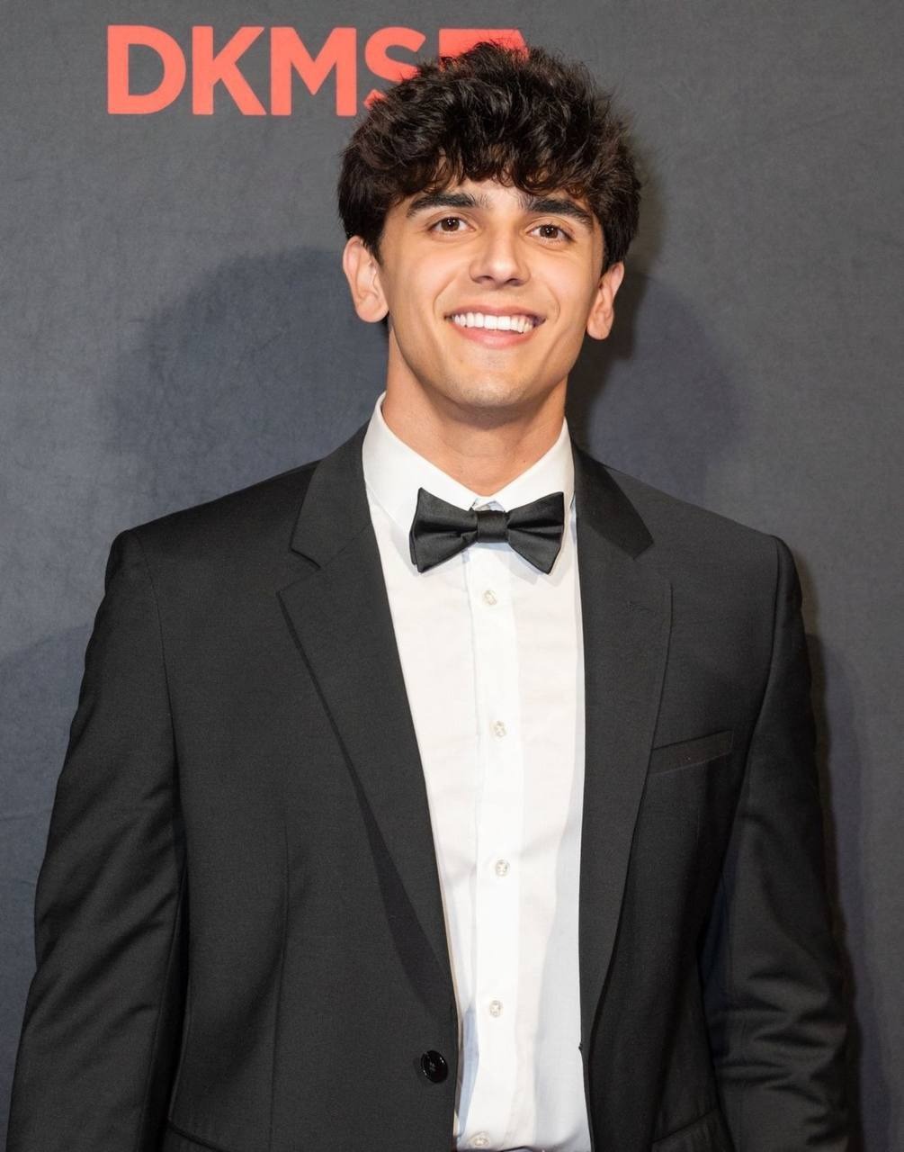 Elijah Yeroushalmi Recognized as an Influential Voice in Men's Fragrance