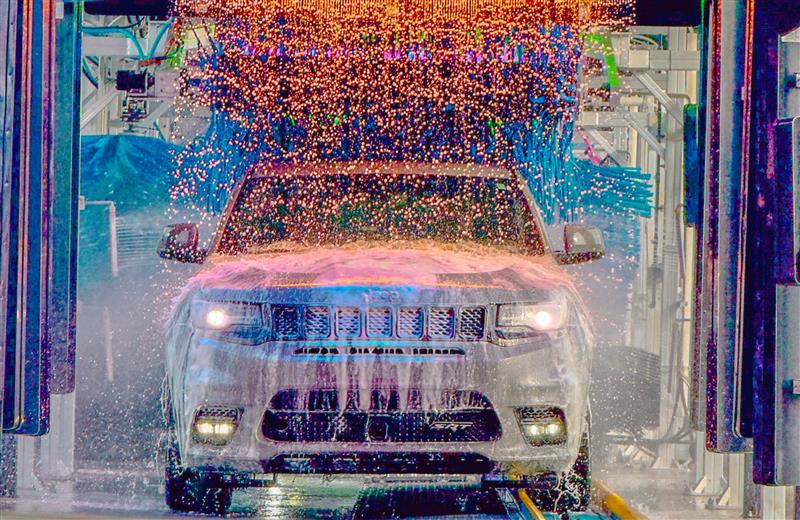 Tidal Wave Auto Spa Celebrates Grand Opening in New Hartford with Free Washes
