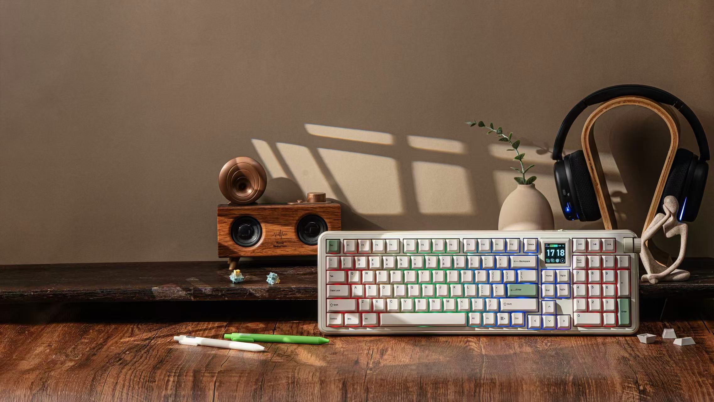 One Keyboard, Two Personalities: The Epomaker RT100 PRO