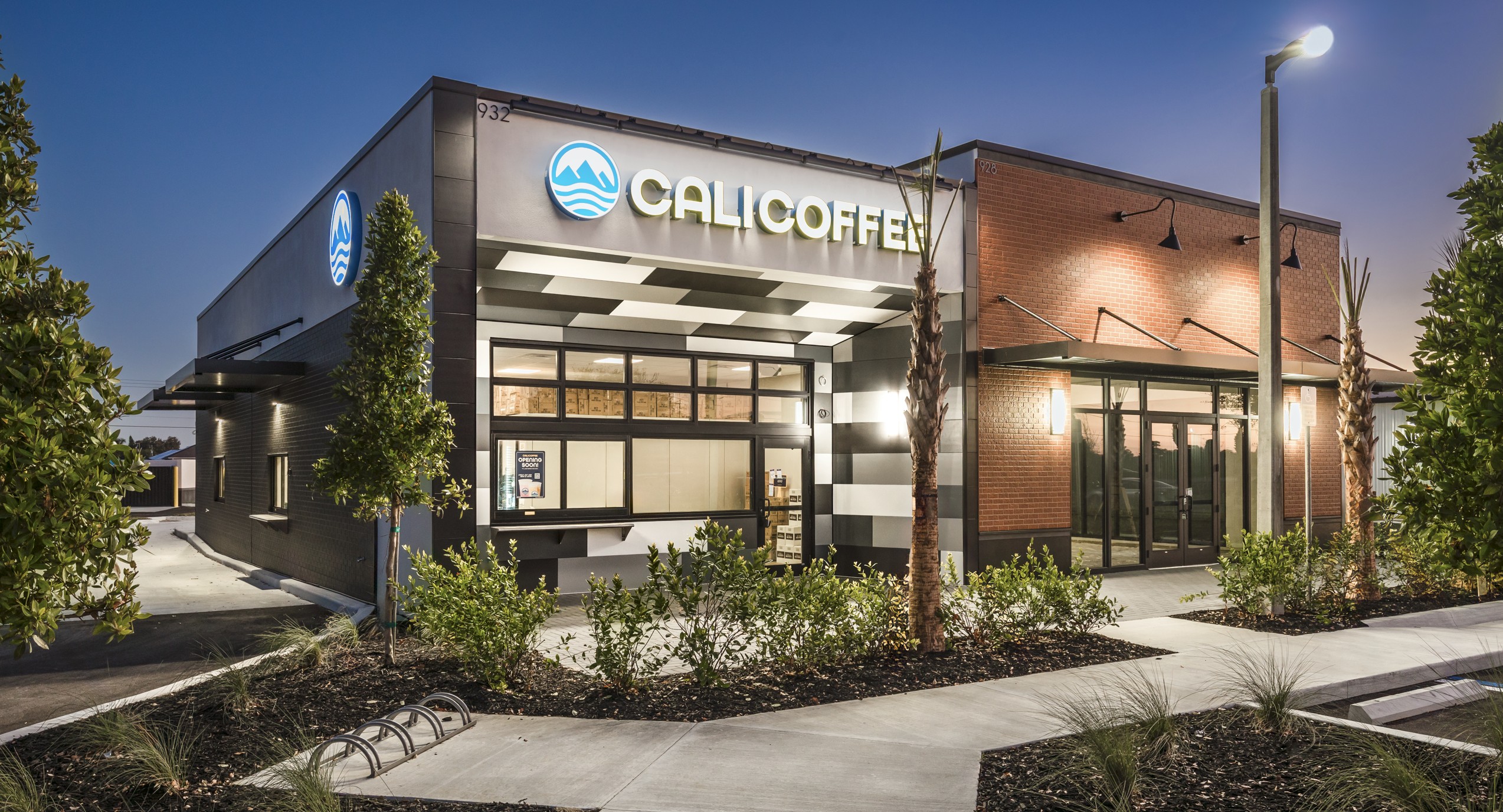 GCG Construction Completes Pine Island Road Plaza in Cape Coral