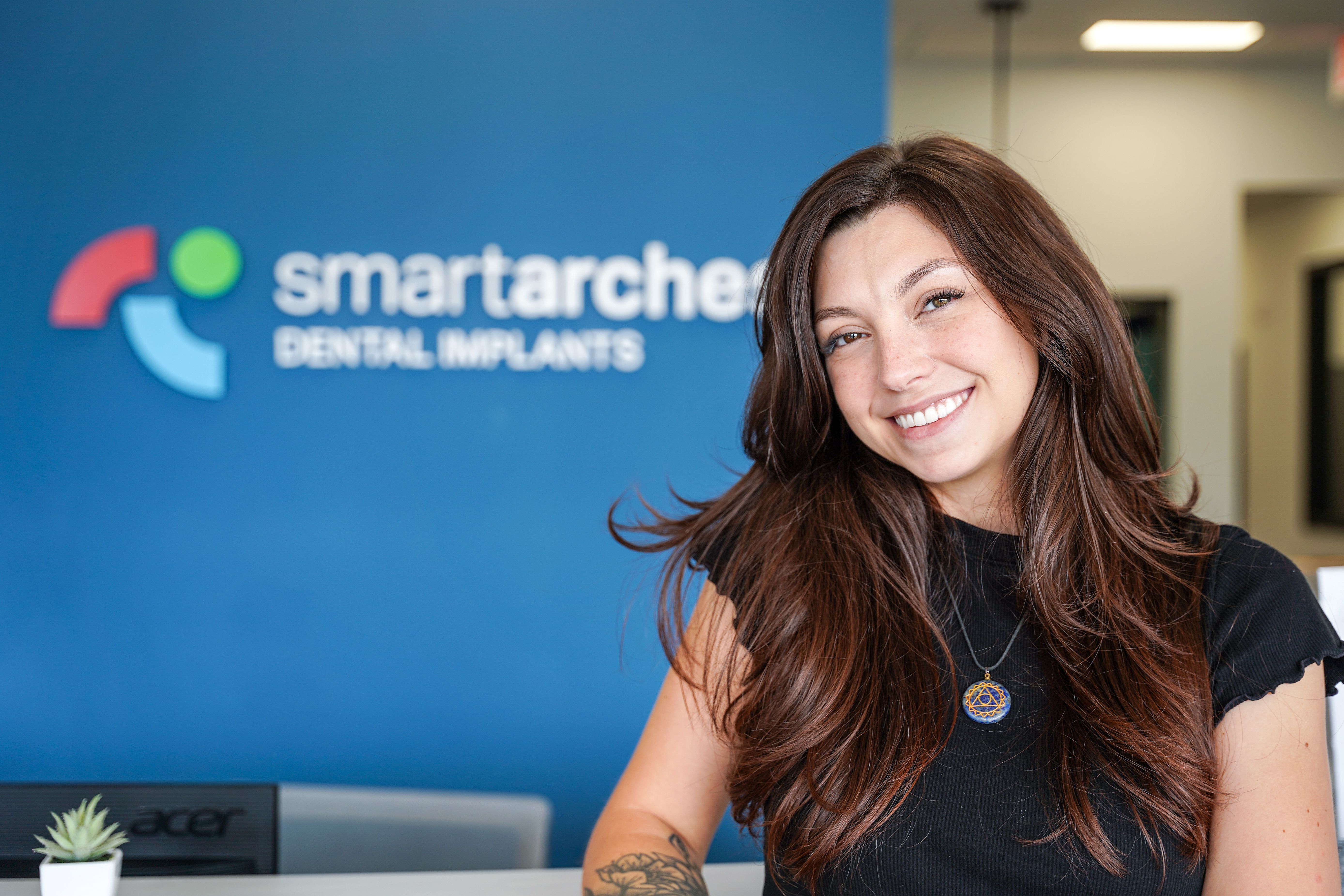 Smart Arches Launches "Angel Arches: Teacher Appreciation Edition," Offering Free Life-Changing Dental Implant Treatment to a Deserving Educator