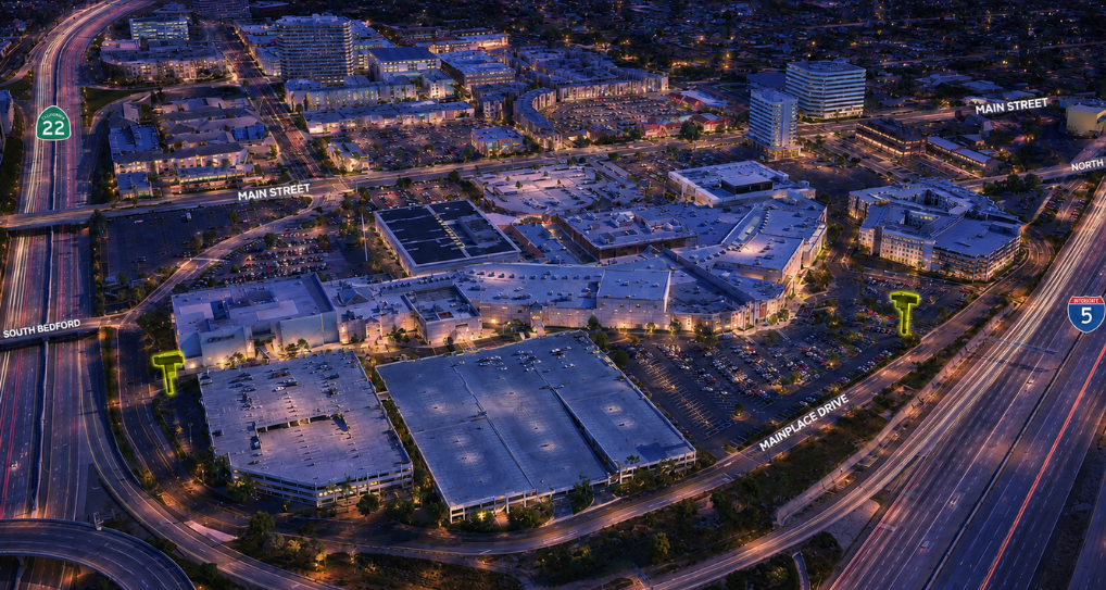 Centennial Secures Multi-Million Dollar DOOH Media Deal with Lamar at MainPlace Mall