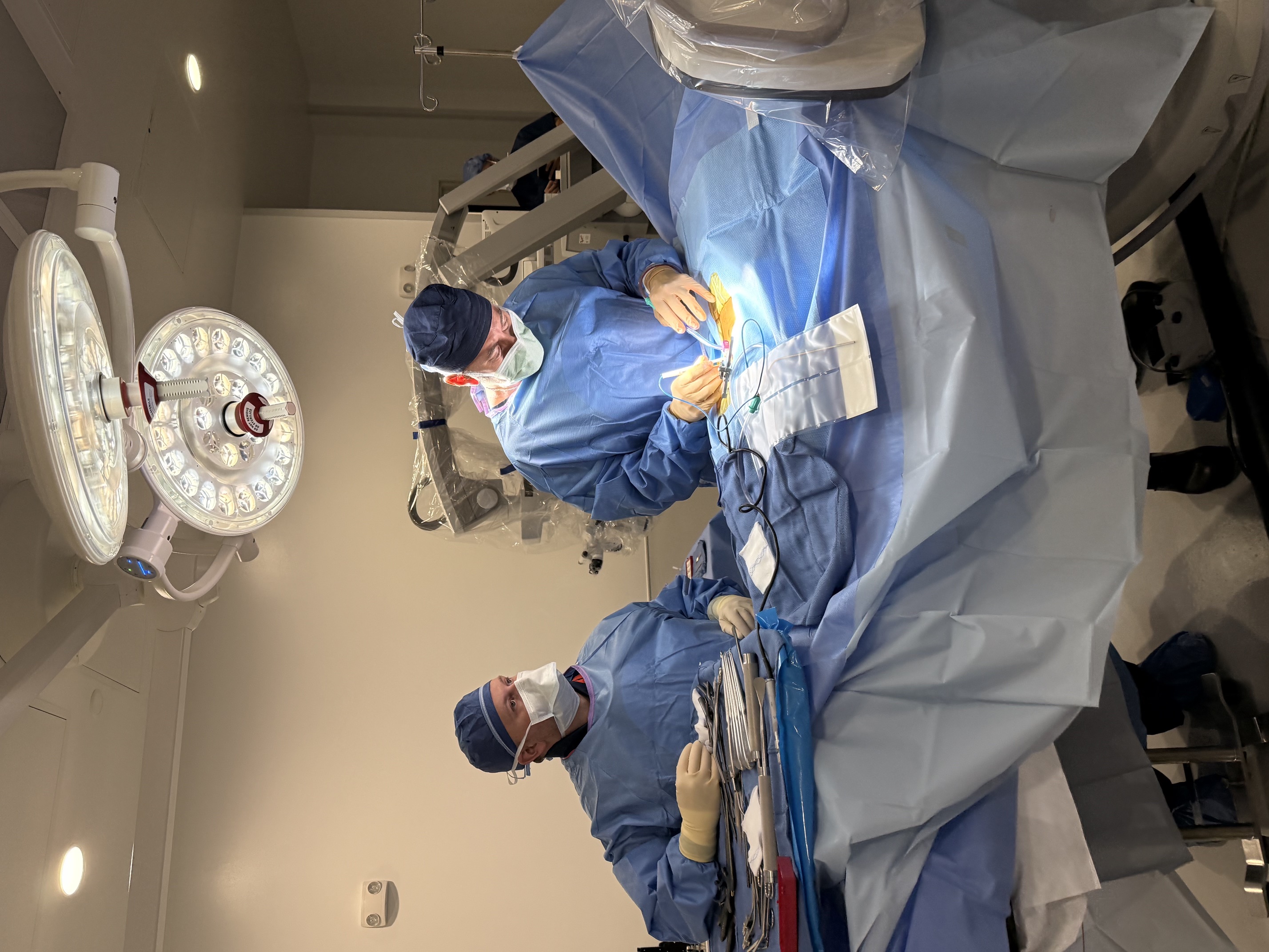 Dr. Jason M. Cuéllar Performs Inaugural Surgery at DISC Surgery Center at Palm Beach 
