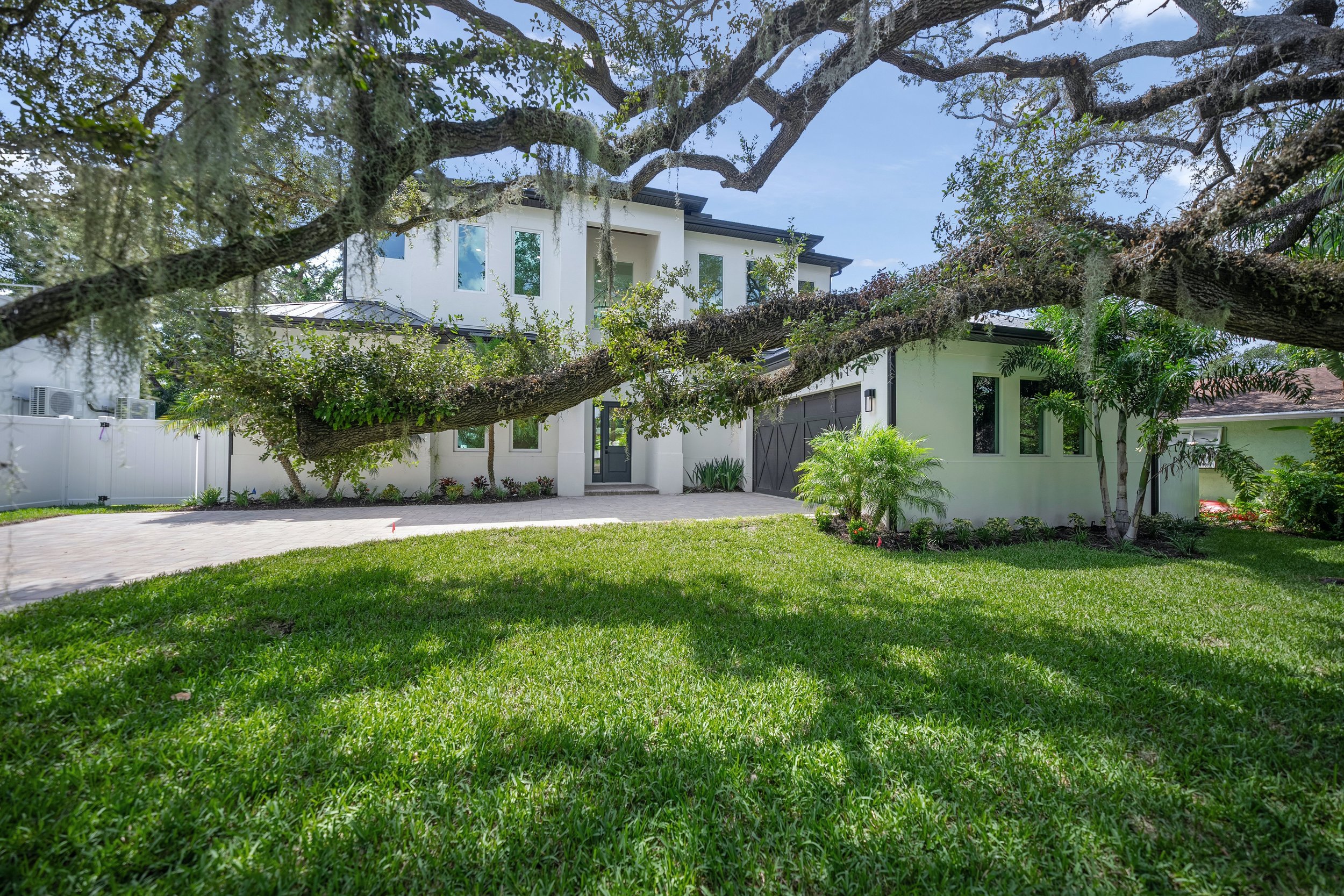 ELITE AUCTIONS Announces Auction of Four Custom-Built Homes in Sarasota, FL Arlington Park Neighborhood 
