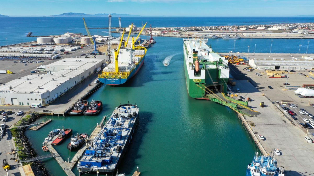 Building Bridges - Port of Hueneme and Port of Paita Sign Memorandum of Understanding to Establish a Sister Port Relationship
