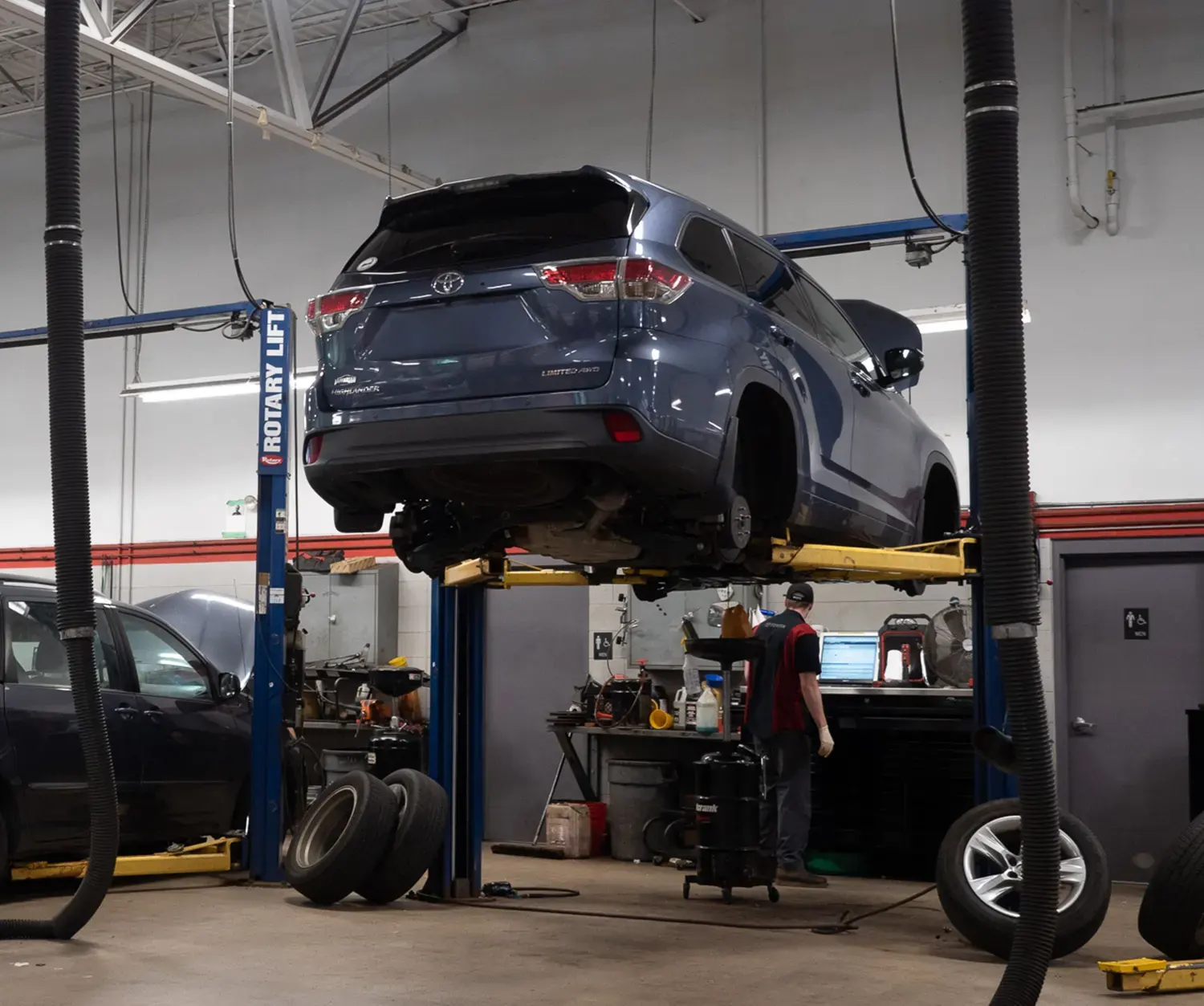 Interior of the service shop at Jaffarian Toyota