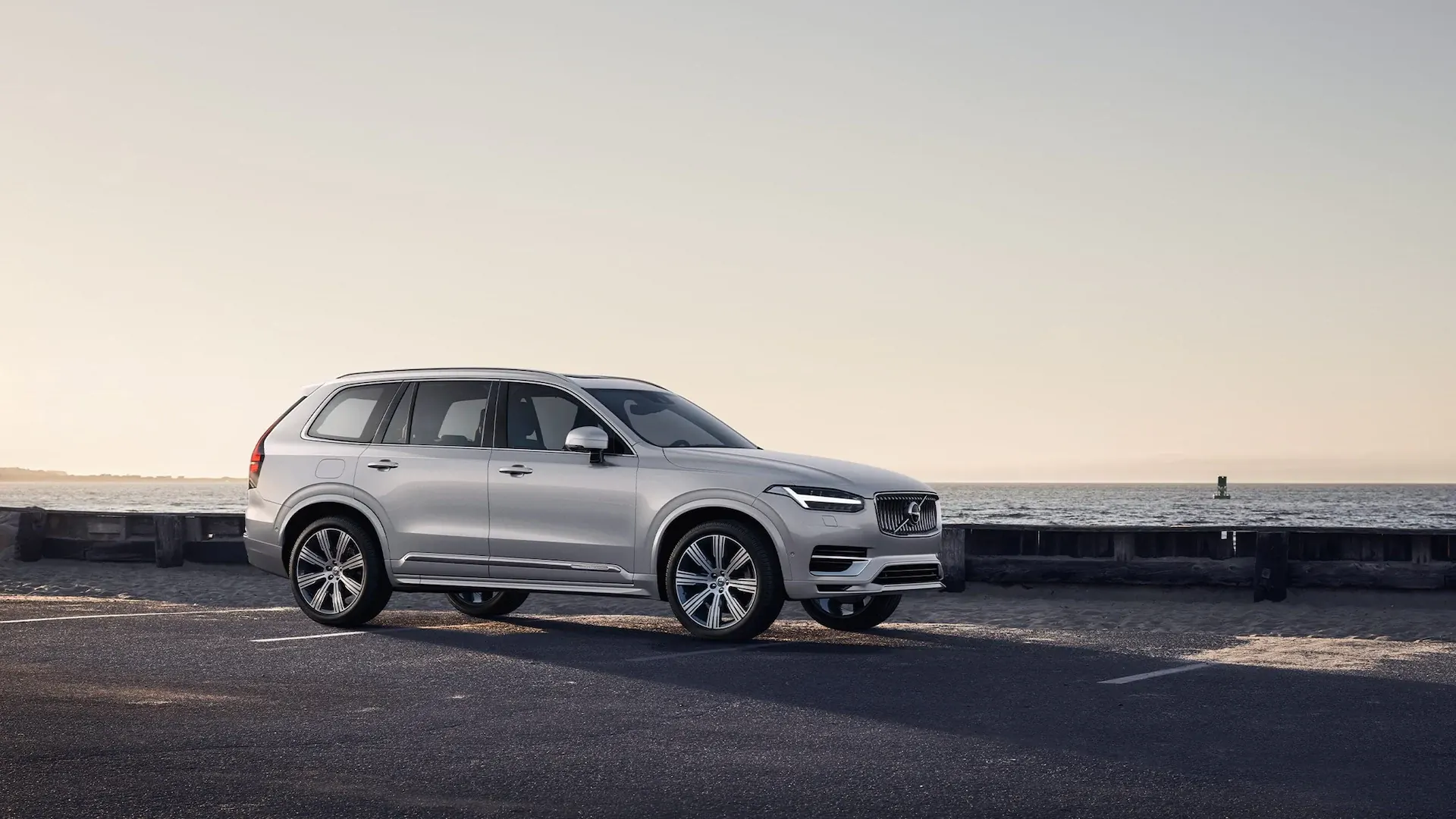 2022 VOLVO XC90 Recharge