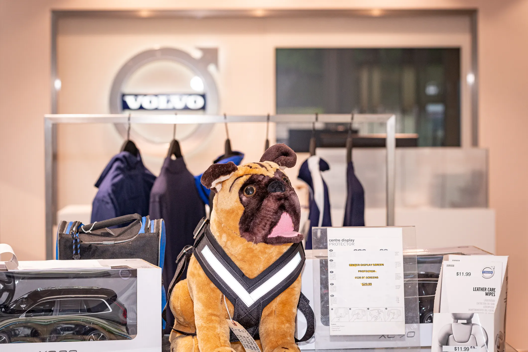 Lovering Volvo Cars Meredith Front Desk