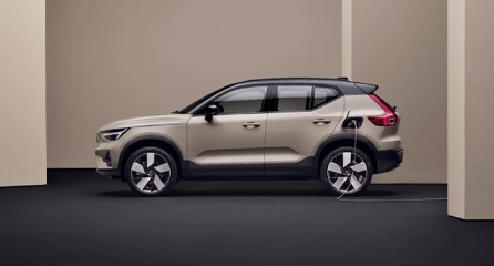 2025 Volvo EX40
