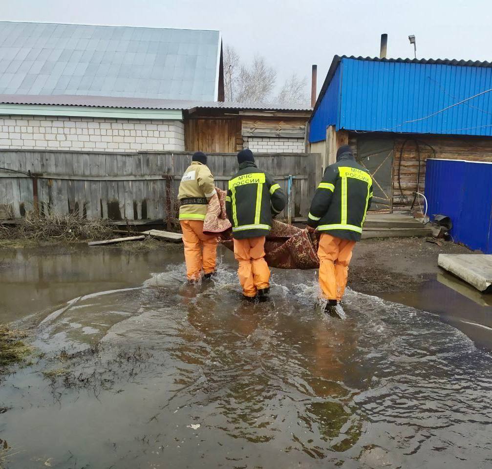 На Южном Урале и в Сибири начались затопления