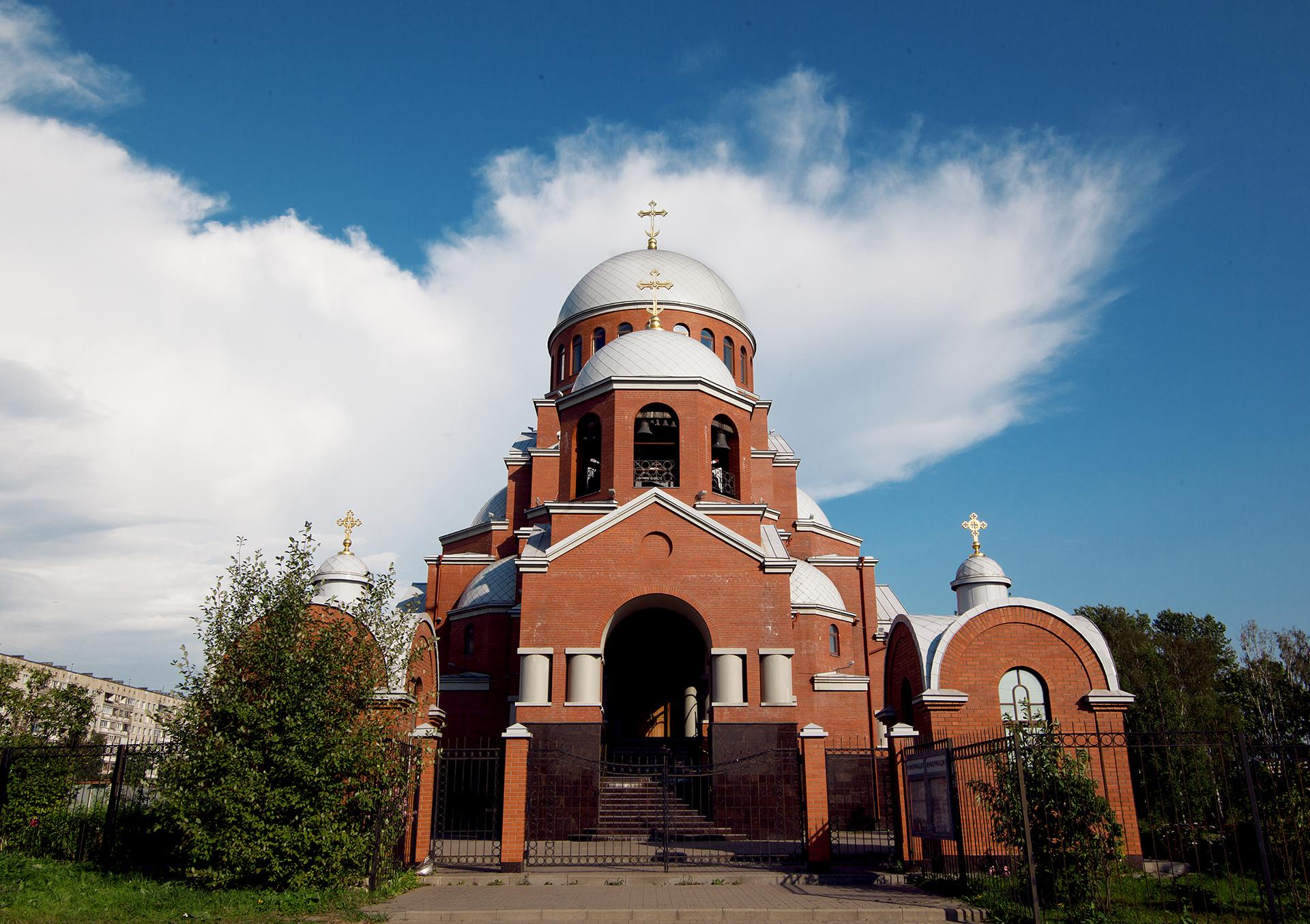 Церковь гражданский. Храм Сретения Господня Санкт-Петербург. Храм Сретения Господня на гражданском. Храм на гражданском проспекте. Храм Сретения в Санкт-Петербурге на гражданском проспекте.