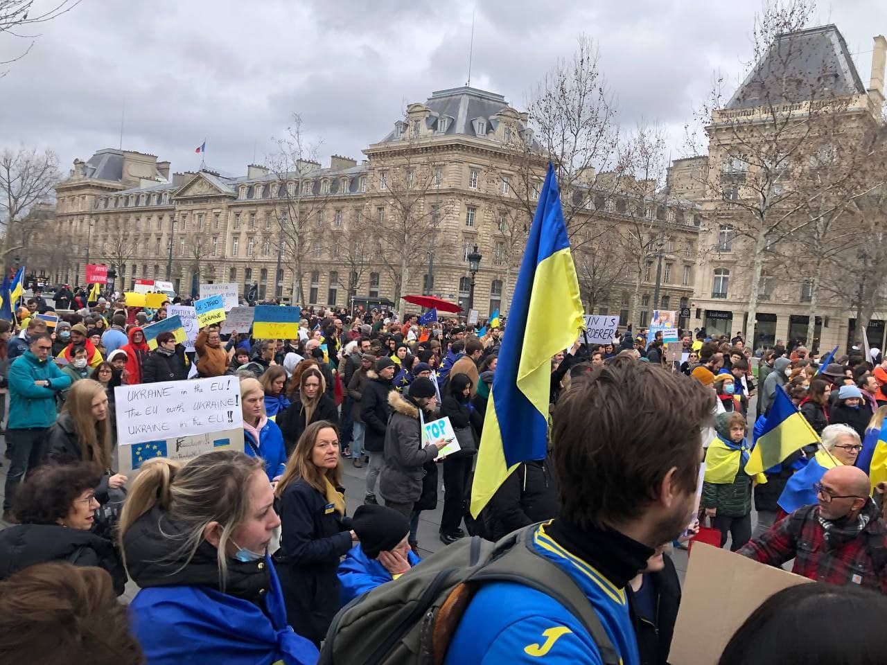 Митинги в поддержку украины. Тбилиси митинг Украина. Поддержка Украины. Митинги сегодня.