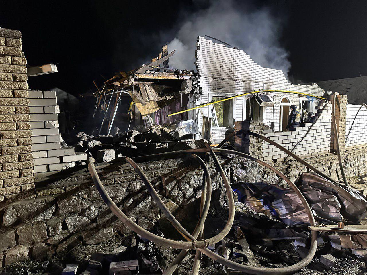 Декабрь 2023 года обстрел. Разрушенные дома. Разрушенное здание. Разрушенные здания в Украине. Разрушенные города Украины.