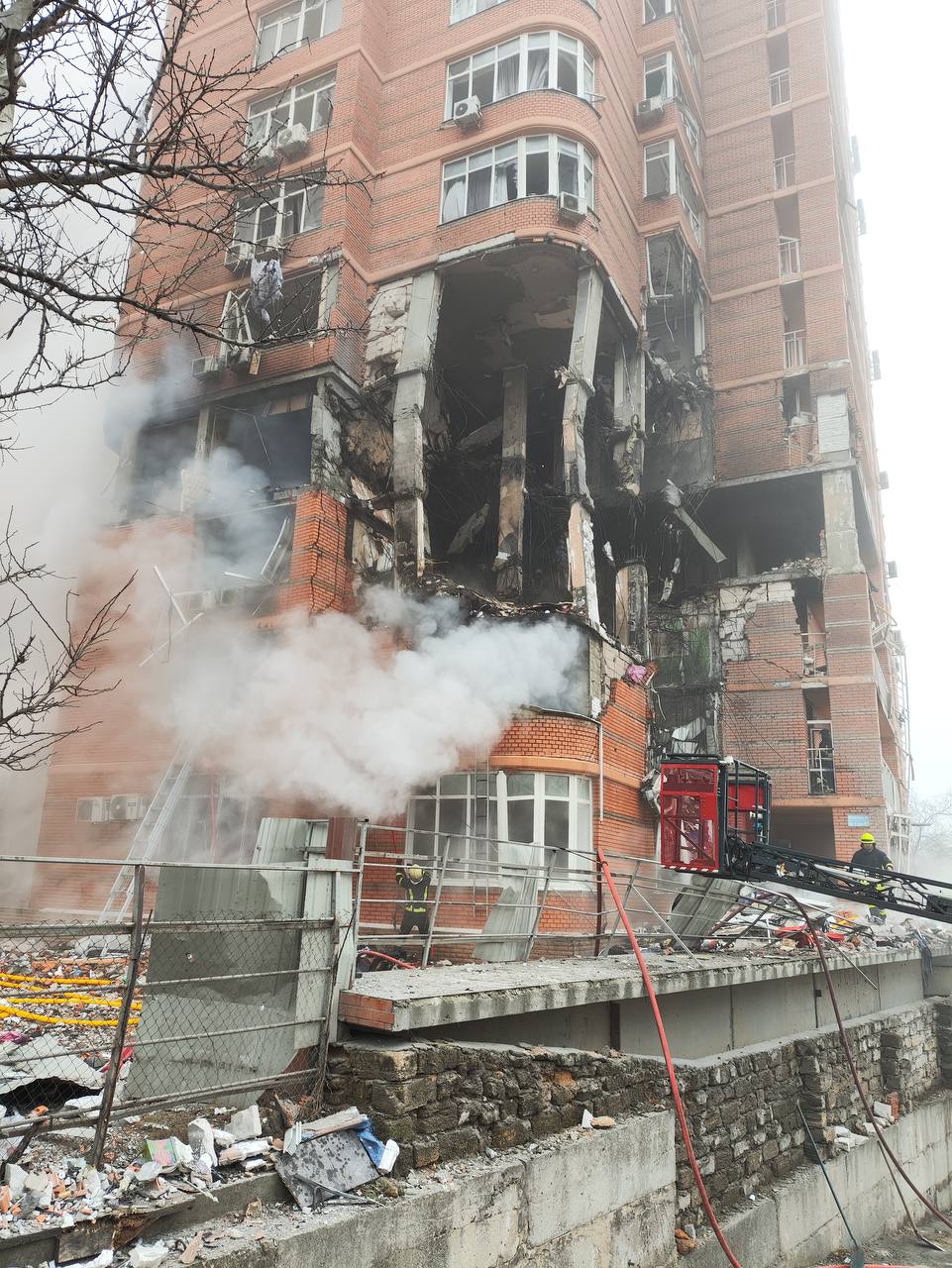 Во время атаки на Одессу чуть не завалило священника в храме