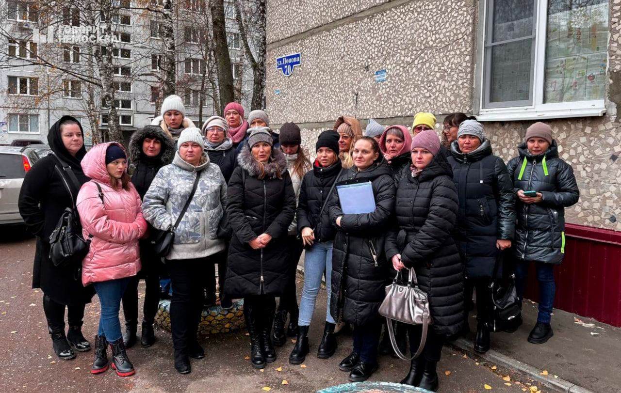 В Пензе женщины собрались у военной прокуратуры