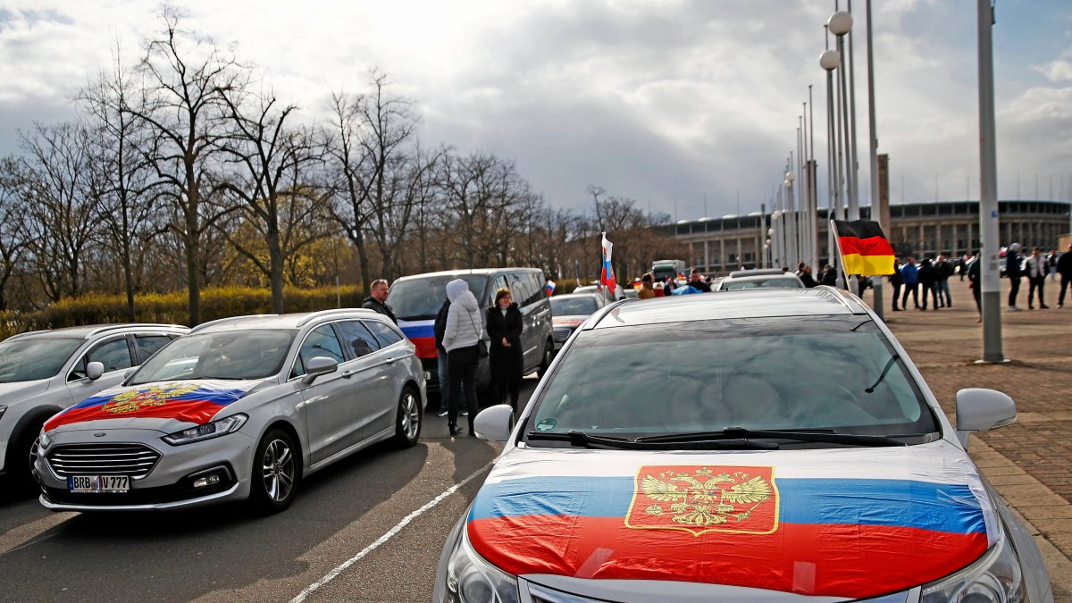 Организаторам «русского автопробега» в Берлине обнуляют рейтинги