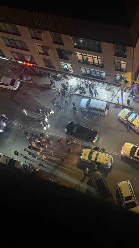 Перекрыли дорогу — вернули свет: жители Махачкалы добились своего