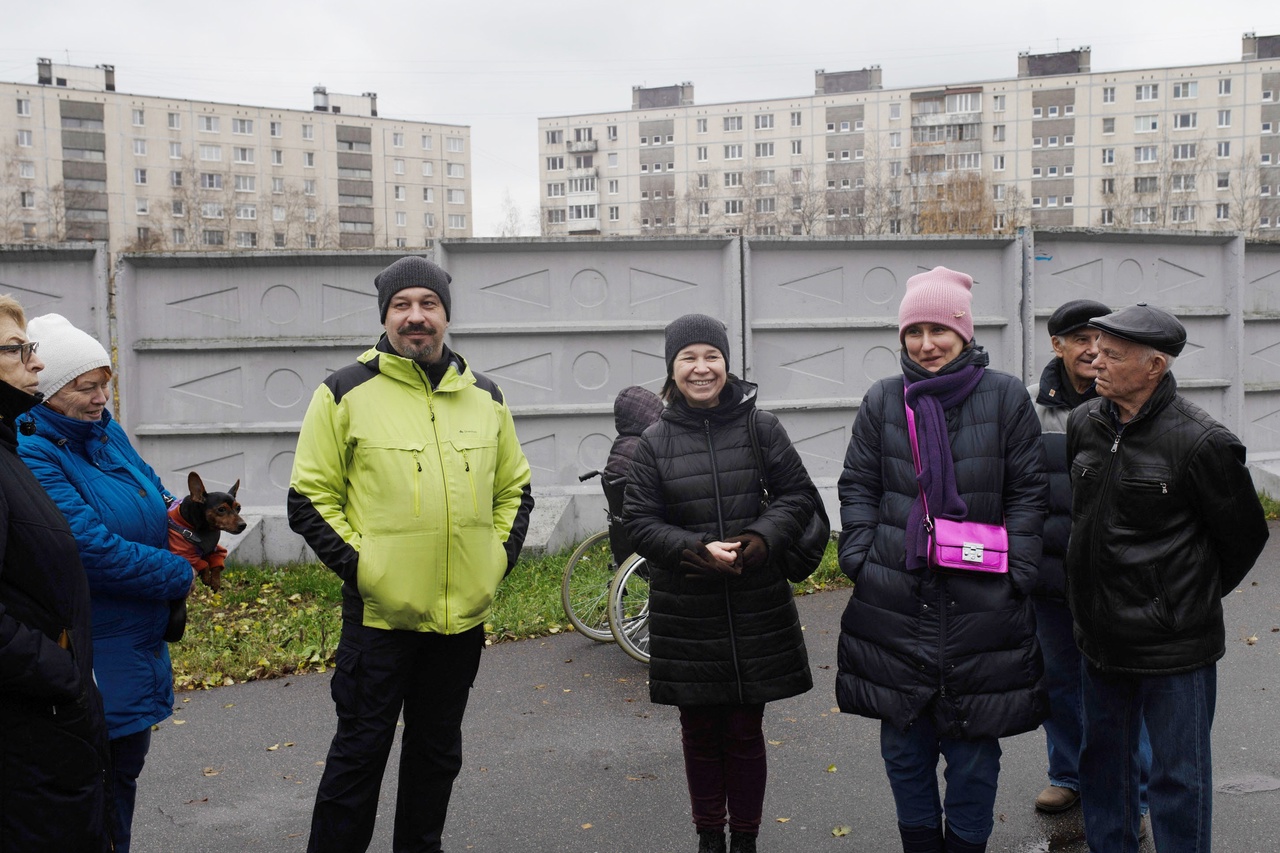 В Петербурге прошел сход в защиту сквера