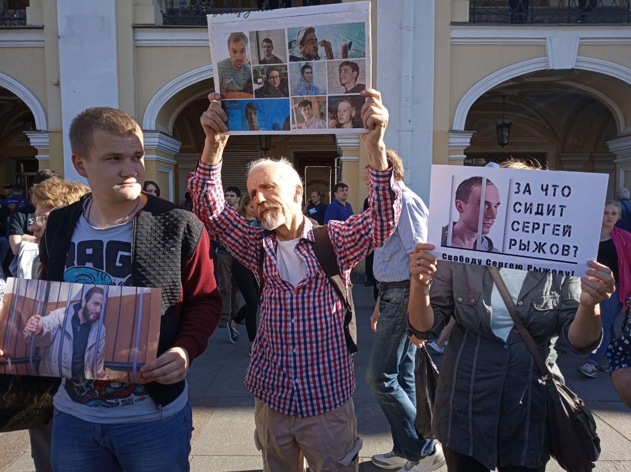 Общество требует. Сергей Окунев националист. Окунев Сергей Алексеевич. Канал Сергея Окунева подписаться.