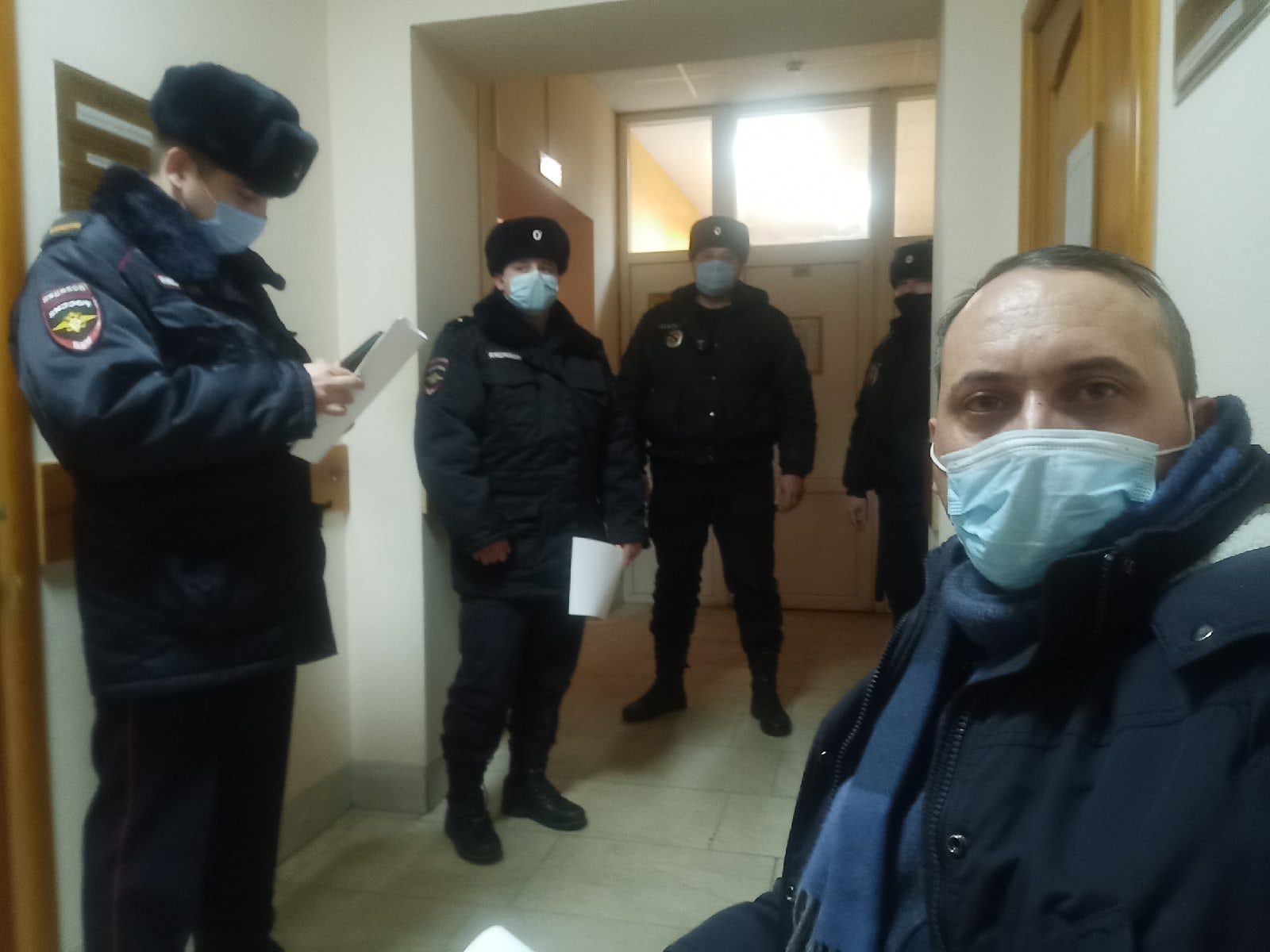 Пикет по поводу проблем ЖКХ в Уфе провёл башкирский активист Альберт Рахматуллин возле Генпрокуратуры