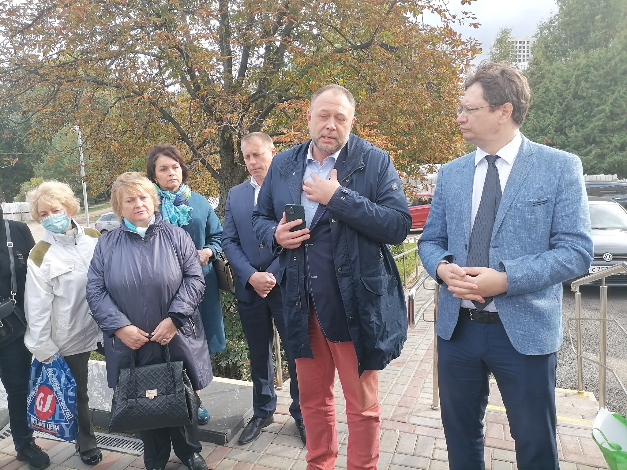 Акция против закрытия онкологических отделений в Москве