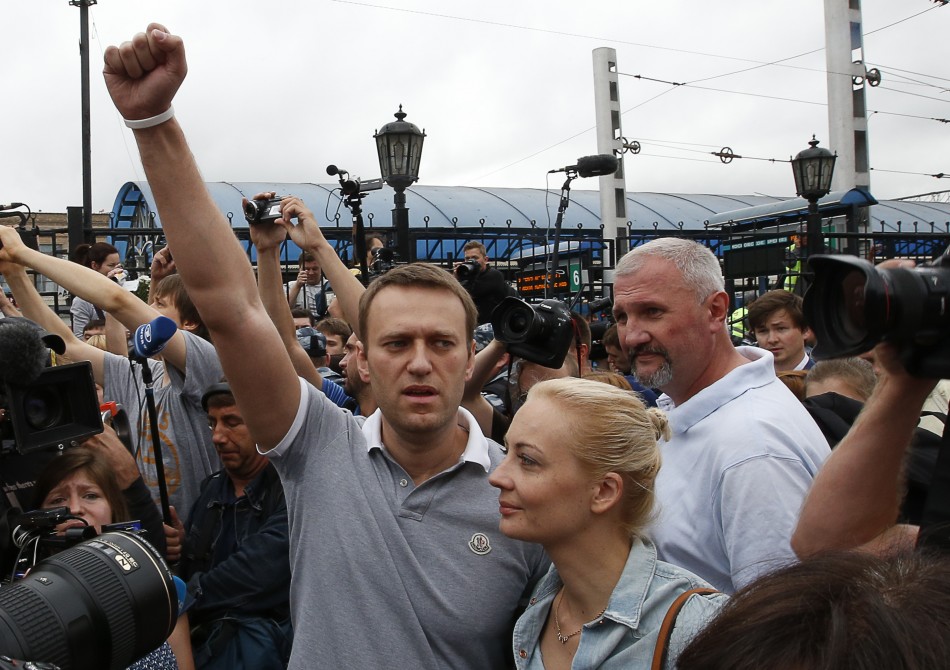 Навальный зовет людей на улицы