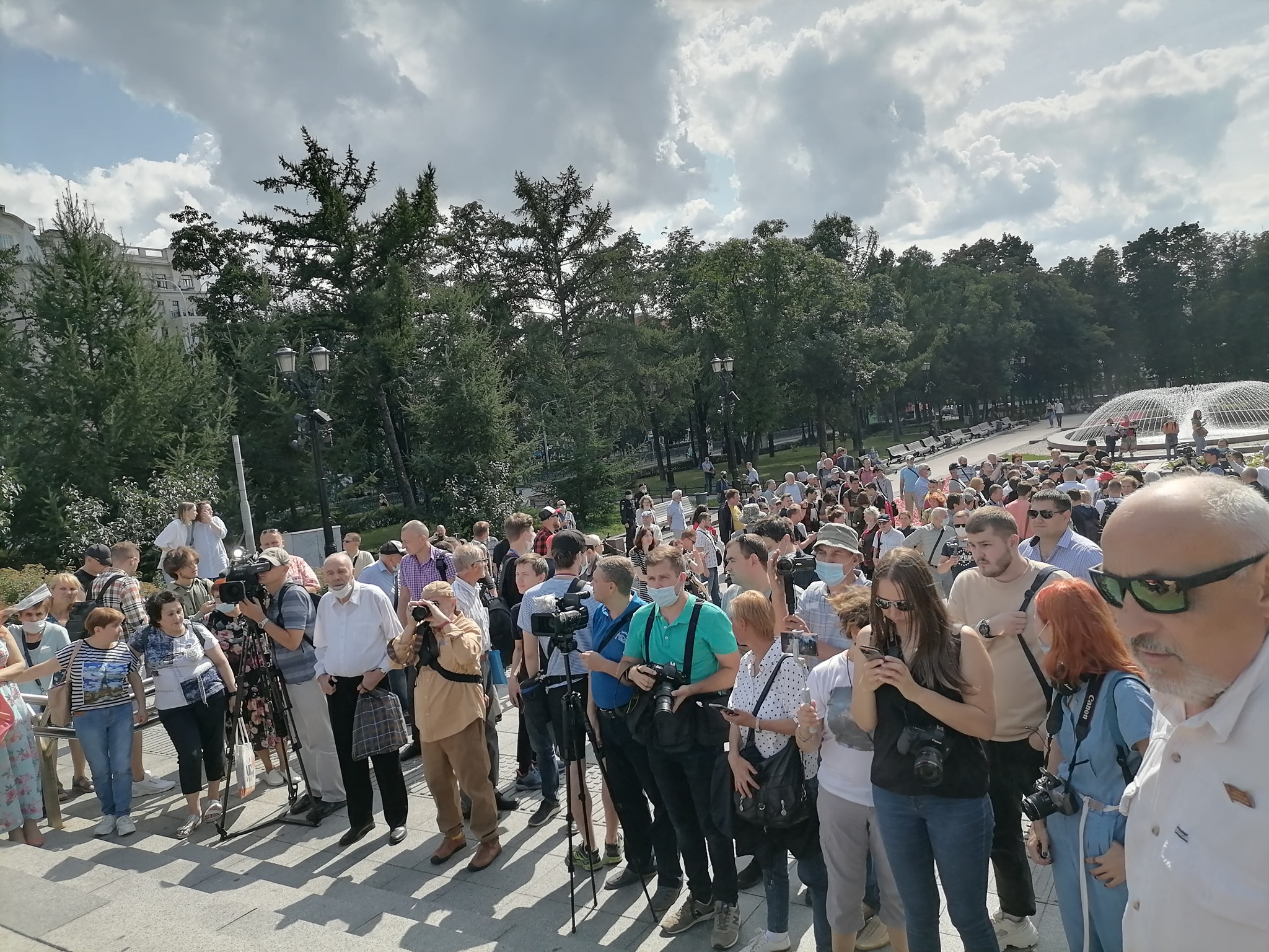 "Нет - политическим репрессиям" : митинг на Пушкинской площади