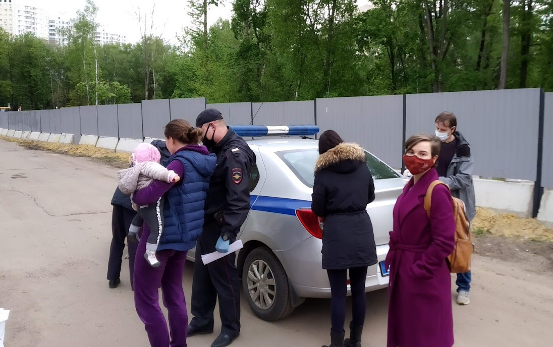 Москвичи объявили партизанскую войну захватчикам Березовой аллеи в Левобережном районе