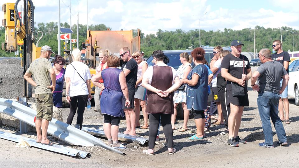 Предприниматели придорожного рынка в Ростовской области не позволили «Автодору» перекрыть проезд