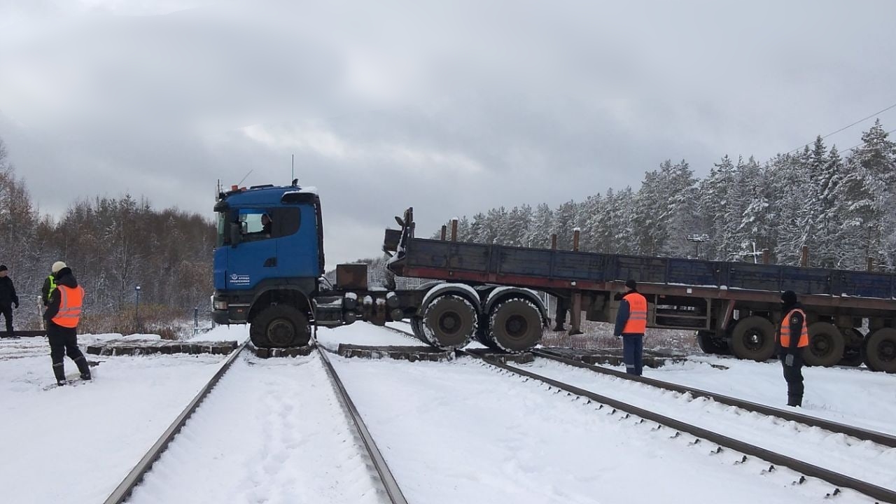 На станцию Шиес приехала первая группа техники для проведения рекультивации