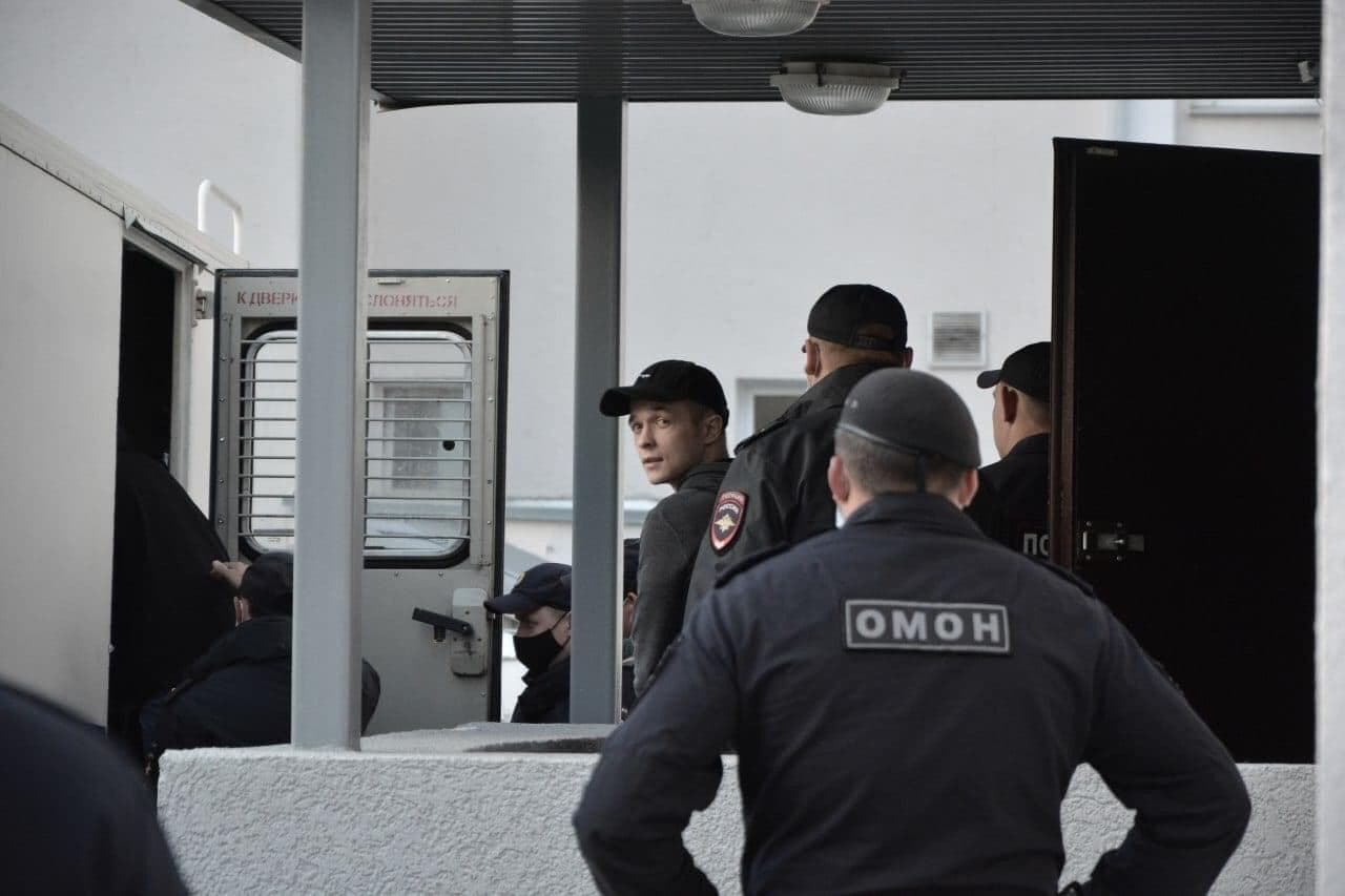 Двоих осужденных по делу "Сети" этапировали в колонии