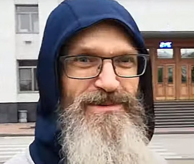 Хабаровск: "карусель" для священника