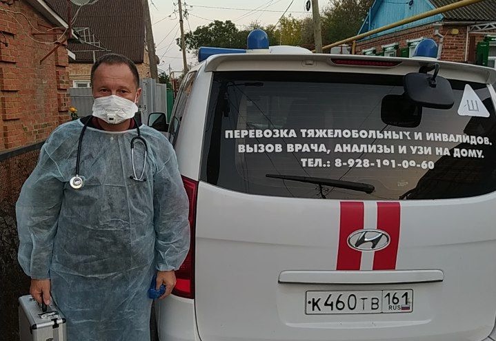 Ведущие частные врачи Азова два месяца работали ковид-волонтерами