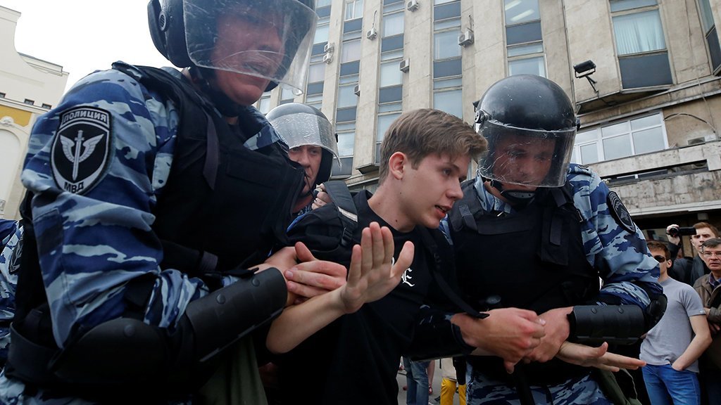 Мэрия Москвы выясняет, сколько учителей и старшеклассников ходят на митинги