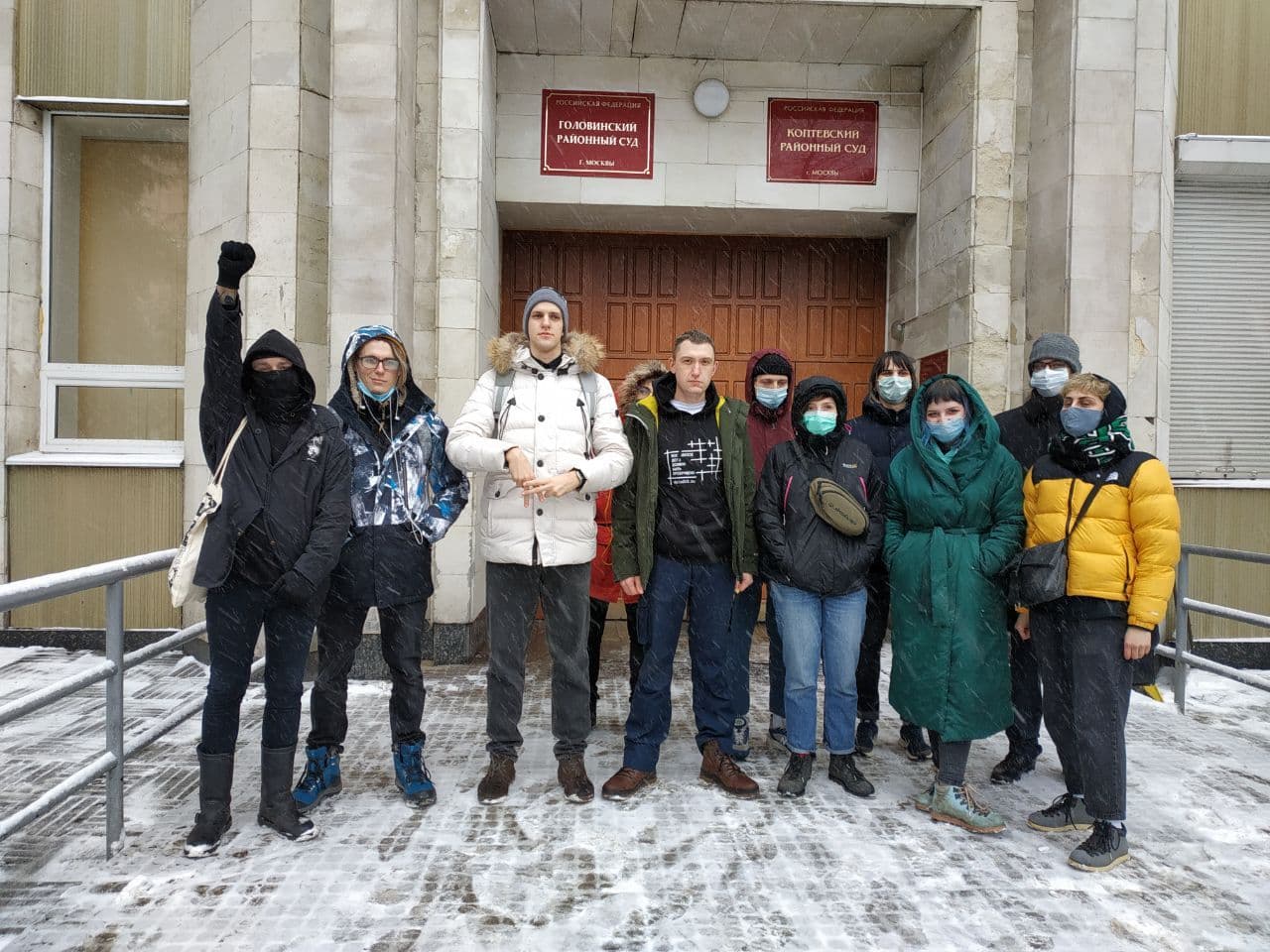 У Головинского суда задержали 19 человек, которые пришли поддержать Азата Мифтахова
