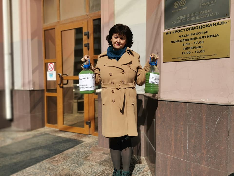 Одиночные пикеты у ростовского «Водоканала» закончились вызовом полиции