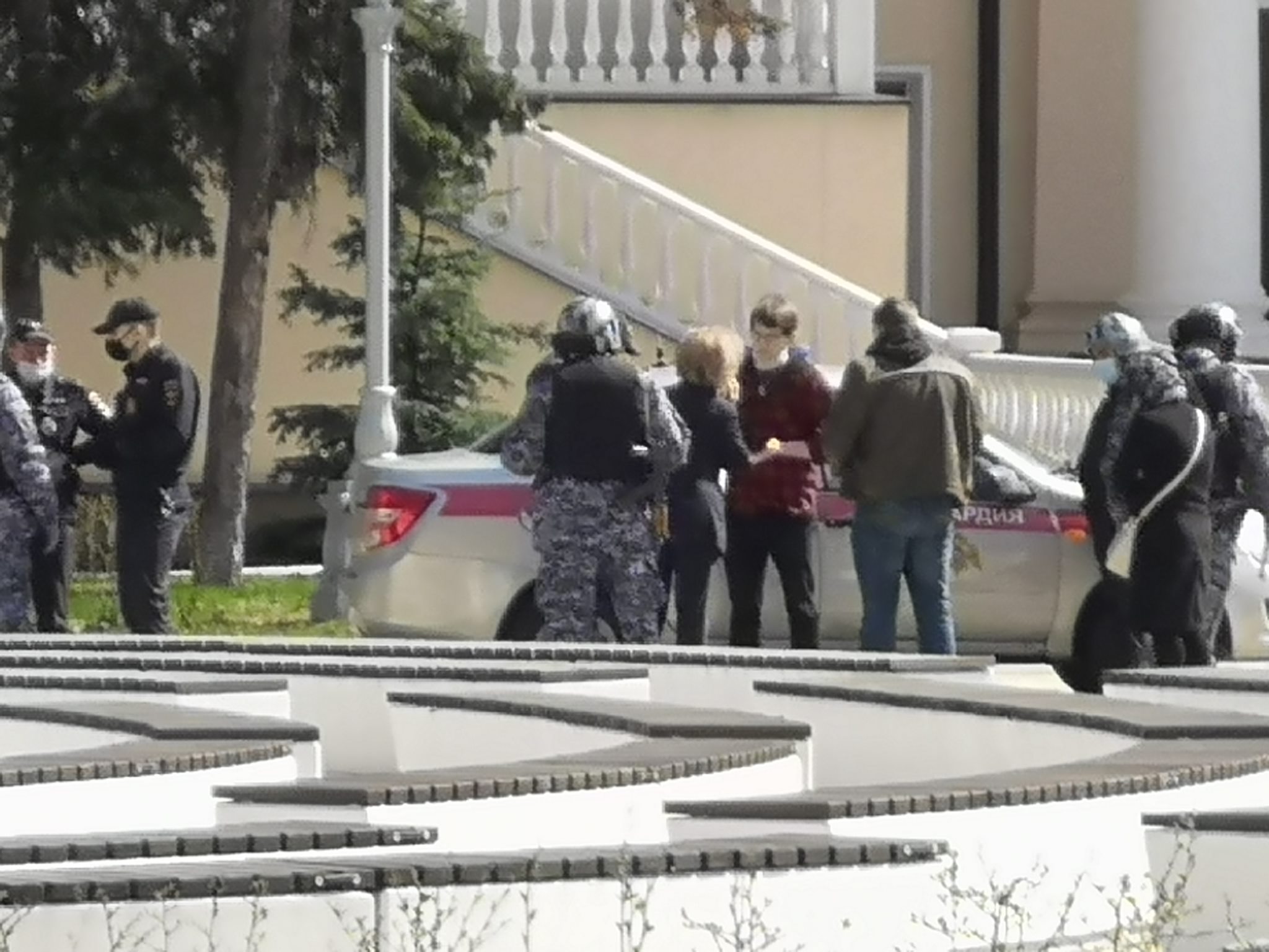 Жители столичного района Щукино пытаются пройти на территорию бывшего ДК Курчатовский