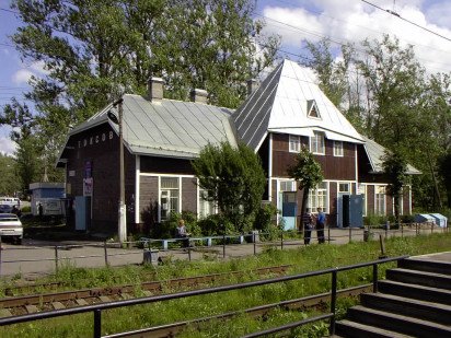 В Токсово РЖД приступили к сносу исторического здания вокзала
