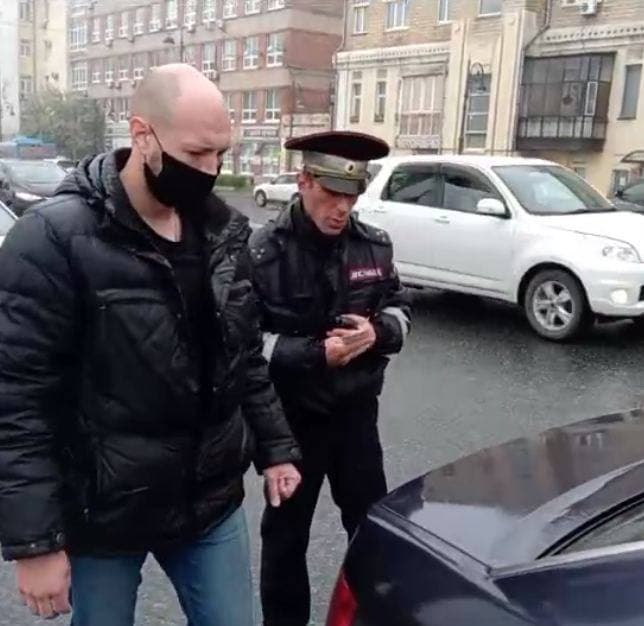 Во Владивостоке активиста заставили уволиться после несостоявшегося автопробега