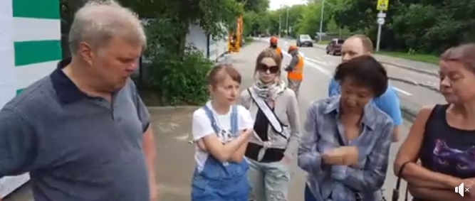 Москвичи вышли на защиту деревьев