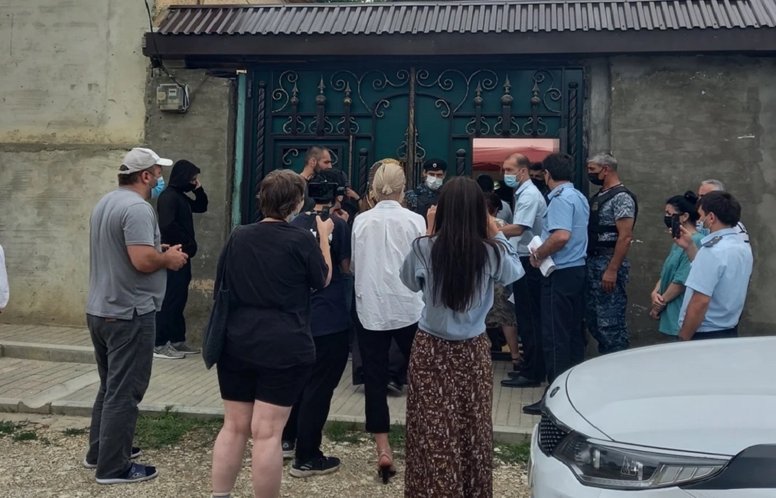 Жительница Дагестана Нина Церетилова не смогла исполнить решение суда и забрать детей