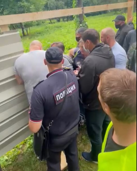 На борцов с точечной застройкой в Мытищах натравили собаку
