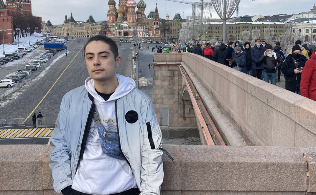 Активисту запретили въезд в Россию после работы в штабе Пивоварова